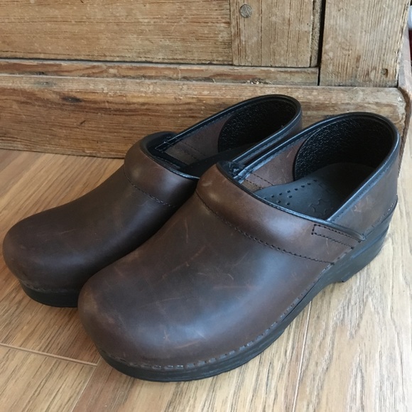 Dansko scarpe marrone Distressed Pelle Clogs Poshmark Dansko scarpe marrone Distressed Pelle Poshmark Clogs Poshmark Pelle 2d2042